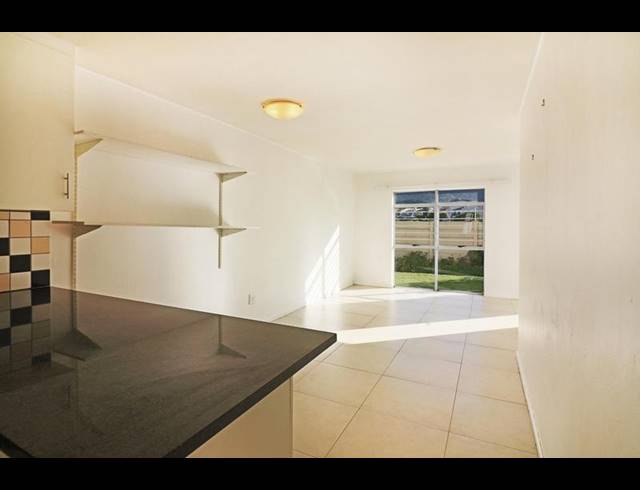 2 BEDROOM PROPERTY TO RENT IN BEACH ESTATE